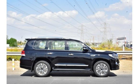 Buy Import Toyota Land Cruiser Black Car in Import - Dubai in Region of Bouenza Buy Import Toyota Land Cruiser Black Car in Import - Dubai in Region of Bouenza