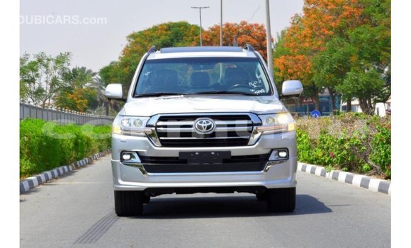 Buy Import Toyota Land Cruiser Other Car in Import - Dubai in Region of Bouenza Buy Import Toyota Land Cruiser Other Car in Import - Dubai in Region of Bouenza