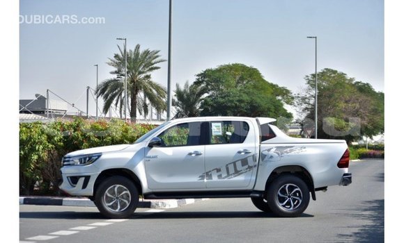 Buy Import Toyota Hilux White Car in Import - Dubai in Region of Bouenza Buy Import Toyota Hilux White Car in Import - Dubai in Region of Bouenza