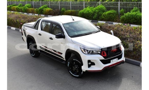 Buy Import Toyota Hilux White Car in Import - Dubai in Region of Bouenza Buy Import Toyota Hilux White Car in Import - Dubai in Region of Bouenza