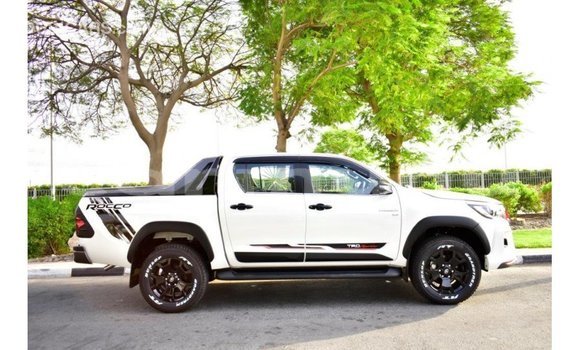 Buy Import Toyota Hilux White Car in Import - Dubai in Region of Bouenza Buy Import Toyota Hilux White Car in Import - Dubai in Region of Bouenza