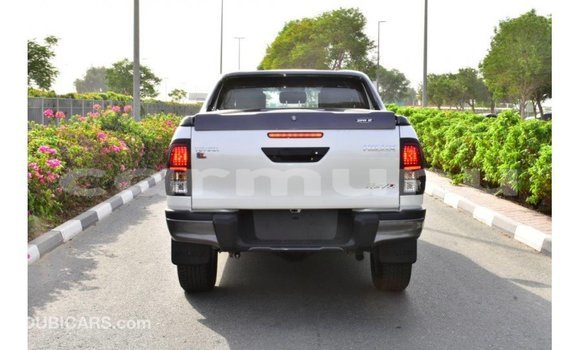 Buy Import Toyota Hilux White Car in Import - Dubai in Region of Bouenza Buy Import Toyota Hilux White Car in Import - Dubai in Region of Bouenza