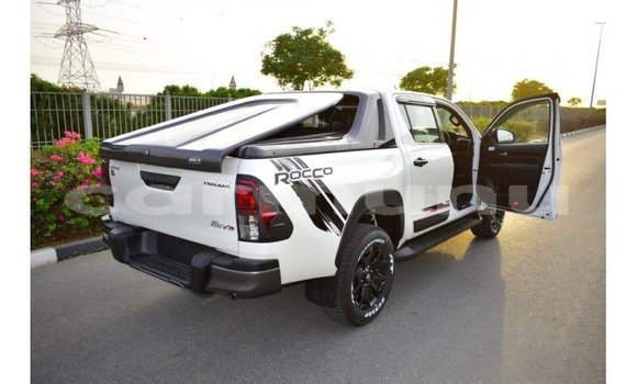 Buy Import Toyota Hilux White Car in Import - Dubai in Region of Bouenza Buy Import Toyota Hilux White Car in Import - Dubai in Region of Bouenza