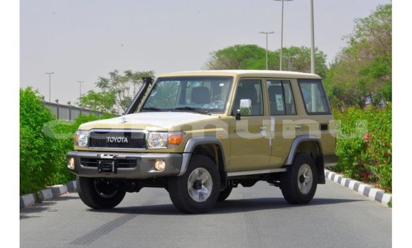 Buy Import Toyota Land Cruiser Beige Car in Import - Dubai in Region of Bouenza Buy Import Toyota Land Cruiser Beige Car in Import - Dubai in Region of Bouenza