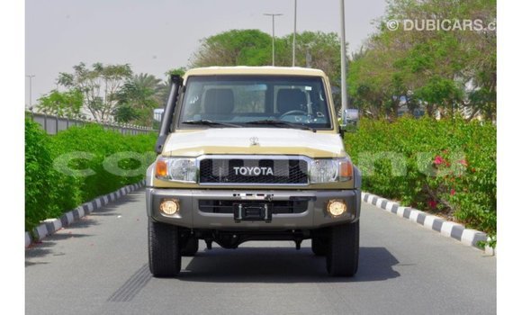 Buy Import Toyota Land Cruiser Beige Car in Import - Dubai in Region of Bouenza Buy Import Toyota Land Cruiser Beige Car in Import - Dubai in Region of Bouenza