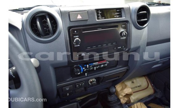 Buy Import Toyota Land Cruiser Beige Car in Import - Dubai in Region of Bouenza Buy Import Toyota Land Cruiser Beige Car in Import - Dubai in Region of Bouenza