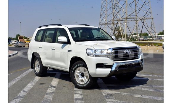 Buy Import Toyota Land Cruiser White Car in Import - Dubai in Region of Bouenza Buy Import Toyota Land Cruiser White Car in Import - Dubai in Region of Bouenza