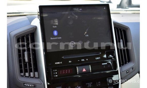 Buy Import Toyota Land Cruiser White Car in Import - Dubai in Region of Bouenza Buy Import Toyota Land Cruiser White Car in Import - Dubai in Region of Bouenza