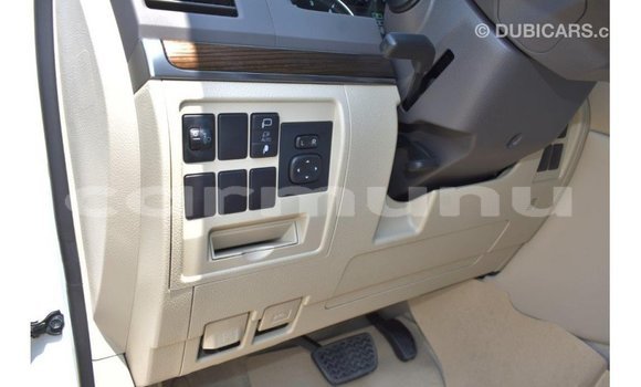 Buy Import Toyota Land Cruiser White Car in Import - Dubai in Region of Bouenza Buy Import Toyota Land Cruiser White Car in Import - Dubai in Region of Bouenza