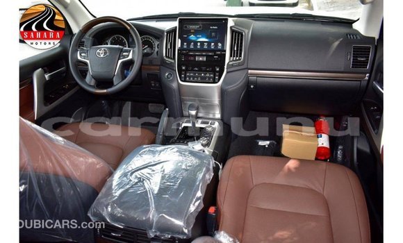 Buy Import Toyota Land Cruiser Black Car in Import - Dubai in Region of Bouenza Buy Import Toyota Land Cruiser Black Car in Import - Dubai in Region of Bouenza