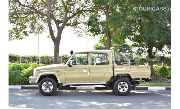 Buy Import Toyota Land Cruiser Beige Car in Import - Dubai in Region of Bouenza Buy Import Toyota Land Cruiser Beige Car in Import - Dubai in Region of Bouenza