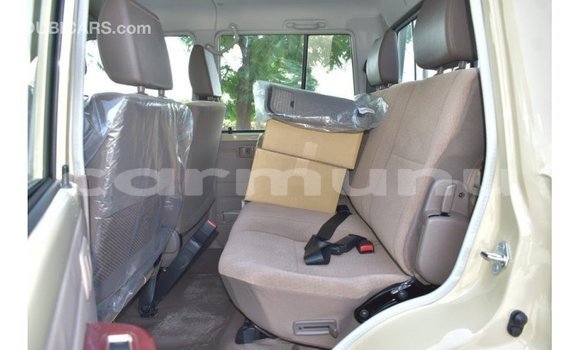 Buy Import Toyota Land Cruiser Beige Car in Import - Dubai in Region of Bouenza Buy Import Toyota Land Cruiser Beige Car in Import - Dubai in Region of Bouenza