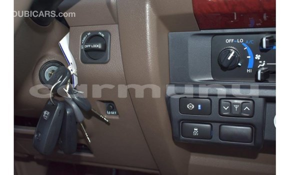 Buy Import Toyota Land Cruiser Beige Car in Import - Dubai in Region of Bouenza Buy Import Toyota Land Cruiser Beige Car in Import - Dubai in Region of Bouenza