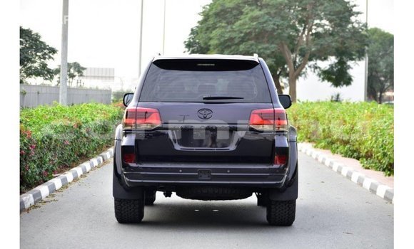 Buy Import Toyota Land Cruiser Black Car in Import - Dubai in Region of Bouenza Buy Import Toyota Land Cruiser Black Car in Import - Dubai in Region of Bouenza