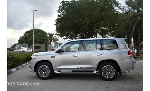 Buy Import Toyota Land Cruiser Other Car in Import - Dubai in Region of Bouenza Buy Import Toyota Land Cruiser Other Car in Import - Dubai in Region of Bouenza