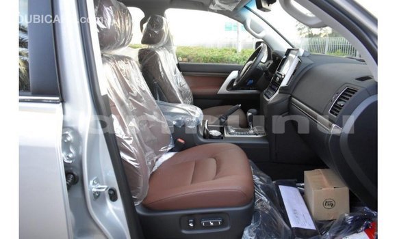 Buy Import Toyota Land Cruiser Other Car in Import - Dubai in Region of Bouenza Buy Import Toyota Land Cruiser Other Car in Import - Dubai in Region of Bouenza