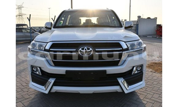 Buy Import Toyota Land Cruiser White Car in Import - Dubai in Region of Bouenza Buy Import Toyota Land Cruiser White Car in Import - Dubai in Region of Bouenza