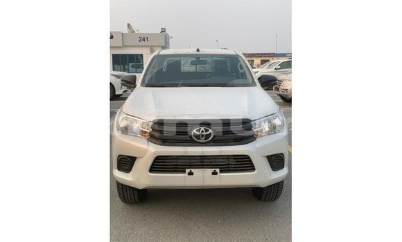 Buy Import Toyota Hilux White Car in Import - Dubai in Region of Bouenza Buy Import Toyota Hilux White Car in Import - Dubai in Region of Bouenza
