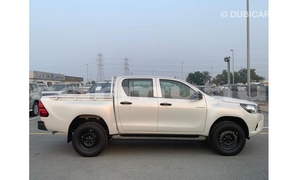 Buy Import Toyota Hilux White Car in Import - Dubai in Region of Bouenza Buy Import Toyota Hilux White Car in Import - Dubai in Region of Bouenza