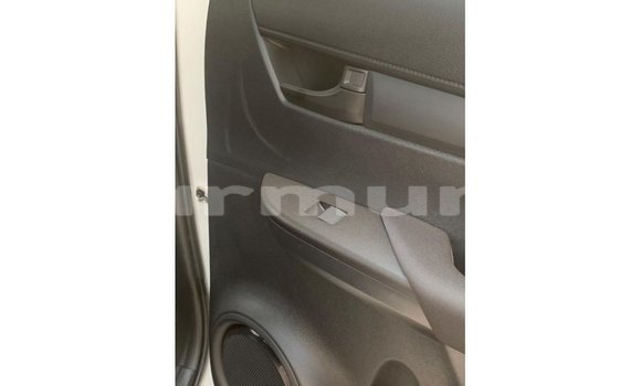 Buy Import Toyota Hilux White Car in Import - Dubai in Region of Bouenza Buy Import Toyota Hilux White Car in Import - Dubai in Region of Bouenza