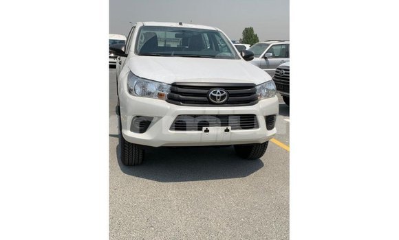 Buy Import Toyota Hilux White Car in Import - Dubai in Region of Bouenza Buy Import Toyota Hilux White Car in Import - Dubai in Region of Bouenza