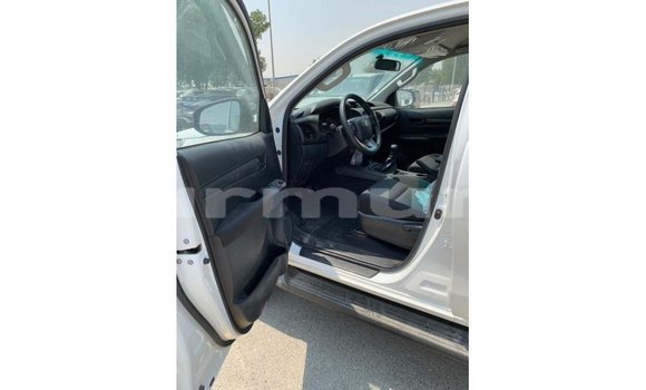 Buy Import Toyota Hilux White Car in Import - Dubai in Region of Bouenza Buy Import Toyota Hilux White Car in Import - Dubai in Region of Bouenza
