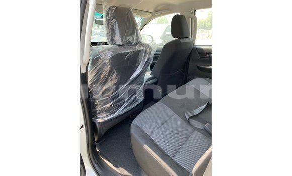 Buy Import Toyota Hilux White Car in Import - Dubai in Region of Bouenza Buy Import Toyota Hilux White Car in Import - Dubai in Region of Bouenza