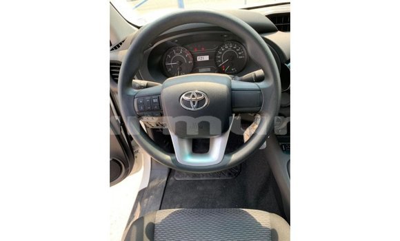 Buy Import Toyota Hilux White Car in Import - Dubai in Region of Bouenza Buy Import Toyota Hilux White Car in Import - Dubai in Region of Bouenza