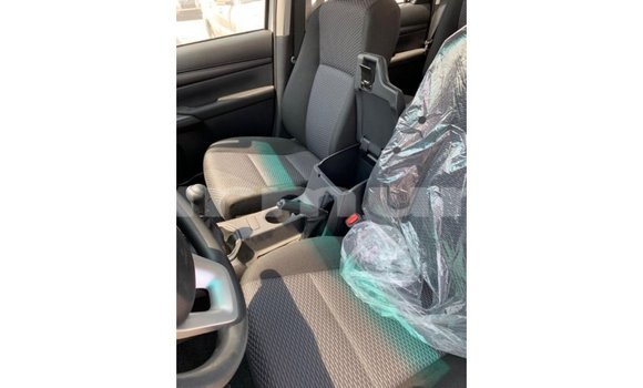 Buy Import Toyota Hilux White Car in Import - Dubai in Region of Bouenza Buy Import Toyota Hilux White Car in Import - Dubai in Region of Bouenza