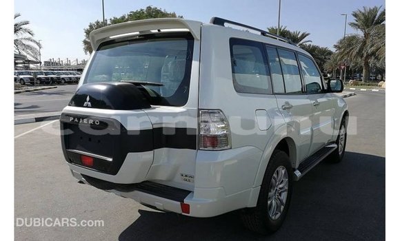 Buy Import Mitsubishi Pajero White Car in Import - Dubai in Region of Bouenza Buy Import Mitsubishi Pajero White Car in Import - Dubai in Region of Bouenza