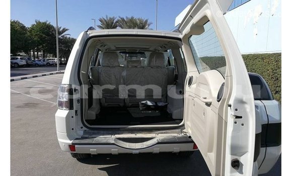 Buy Import Mitsubishi Pajero White Car in Import - Dubai in Region of Bouenza Buy Import Mitsubishi Pajero White Car in Import - Dubai in Region of Bouenza