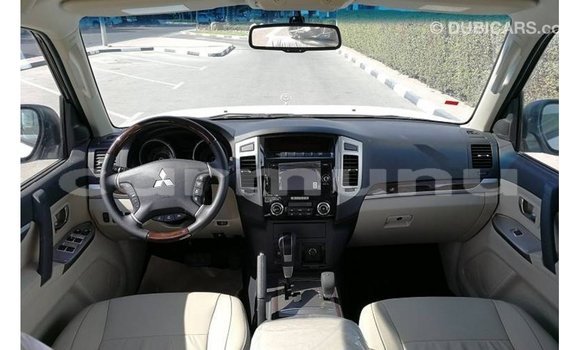 Buy Import Mitsubishi Pajero White Car in Import - Dubai in Region of Bouenza Buy Import Mitsubishi Pajero White Car in Import - Dubai in Region of Bouenza