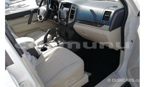 Buy Import Mitsubishi Pajero White Car in Import - Dubai in Region of Bouenza Buy Import Mitsubishi Pajero White Car in Import - Dubai in Region of Bouenza