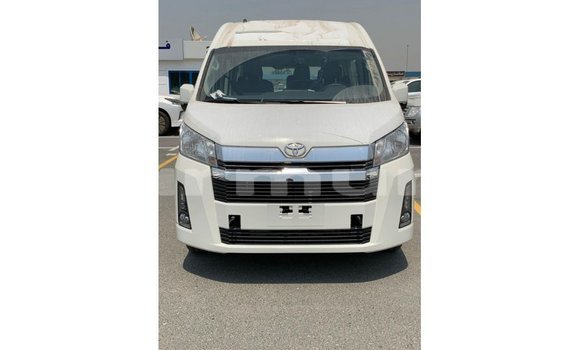 Buy Import Toyota Hiace White Car in Import - Dubai in Region of Bouenza Buy Import Toyota Hiace White Car in Import - Dubai in Region of Bouenza