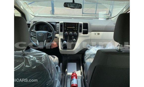 Buy Import Toyota Hiace White Car in Import - Dubai in Region of Bouenza Buy Import Toyota Hiace White Car in Import - Dubai in Region of Bouenza