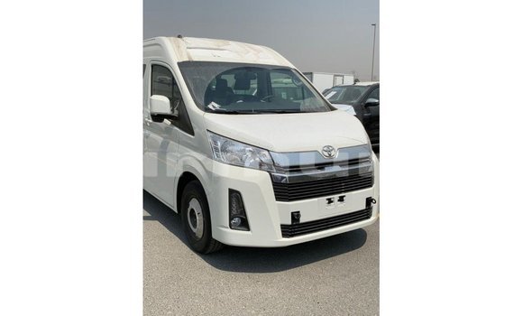Buy Import Toyota Hiace White Car in Import - Dubai in Region of Bouenza Buy Import Toyota Hiace White Car in Import - Dubai in Region of Bouenza