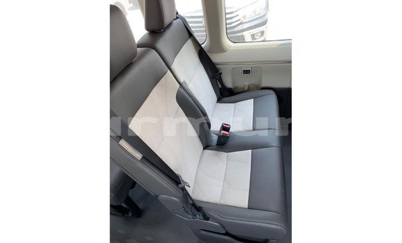 Buy Import Toyota Hiace White Car in Import - Dubai in Region of Bouenza Buy Import Toyota Hiace White Car in Import - Dubai in Region of Bouenza