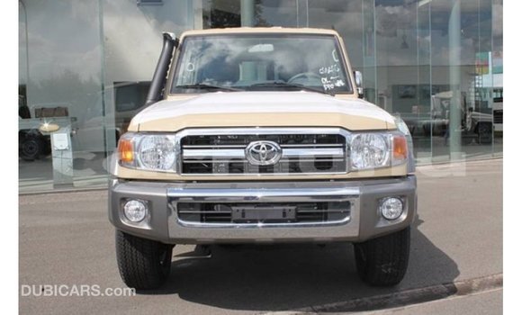 Buy Import Toyota Land Cruiser Beige Car in Import - Dubai in Region of Bouenza Buy Import Toyota Land Cruiser Beige Car in Import - Dubai in Region of Bouenza