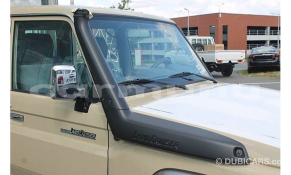 Buy Import Toyota Land Cruiser Beige Car in Import - Dubai in Region of Bouenza Buy Import Toyota Land Cruiser Beige Car in Import - Dubai in Region of Bouenza