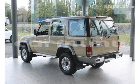 Buy Import Toyota Land Cruiser Beige Car in Import - Dubai in Region of Bouenza Buy Import Toyota Land Cruiser Beige Car in Import - Dubai in Region of Bouenza
