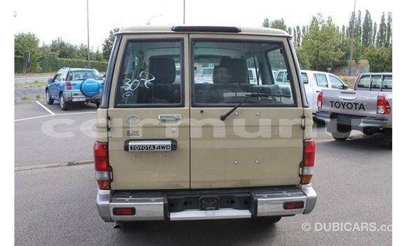 Buy Import Toyota Land Cruiser Beige Car in Import - Dubai in Region of Bouenza Buy Import Toyota Land Cruiser Beige Car in Import - Dubai in Region of Bouenza