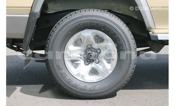 Buy Import Toyota Land Cruiser Beige Car in Import - Dubai in Region of Bouenza Buy Import Toyota Land Cruiser Beige Car in Import - Dubai in Region of Bouenza