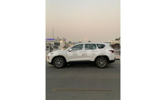Acheter Import Voiture Hyundai Santa Fe Blanc à Import - Dubai, Région de la Bouenza Acheter Import Voiture Hyundai Santa Fe Blanc à Import - Dubai, Région de la Bouenza