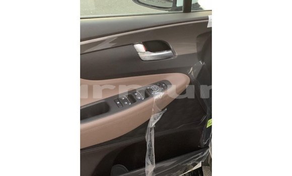 Acheter Import Voiture Hyundai Santa Fe Blanc à Import - Dubai, Région de la Bouenza Acheter Import Voiture Hyundai Santa Fe Blanc à Import - Dubai, Région de la Bouenza