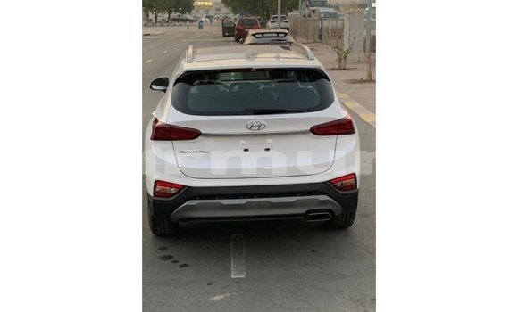 Acheter Import Voiture Hyundai Santa Fe Blanc à Import - Dubai, Région de la Bouenza Acheter Import Voiture Hyundai Santa Fe Blanc à Import - Dubai, Région de la Bouenza
