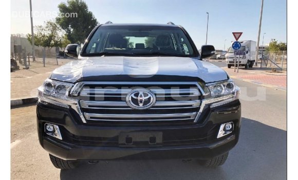 Buy Import Toyota Land Cruiser Black Car in Import - Dubai in Region of Bouenza Buy Import Toyota Land Cruiser Black Car in Import - Dubai in Region of Bouenza