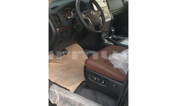 Buy Import Toyota Land Cruiser Black Car in Import - Dubai in Region of Bouenza Buy Import Toyota Land Cruiser Black Car in Import - Dubai in Region of Bouenza