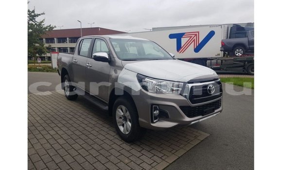 Buy Import Toyota Hilux Brown Car in Import - Dubai in Region of Bouenza Buy Import Toyota Hilux Brown Car in Import - Dubai in Region of Bouenza