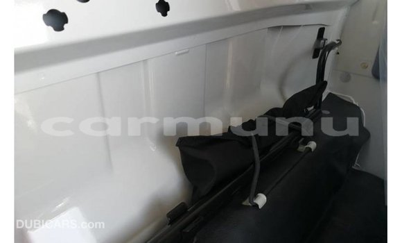 Acheter Import Voiture Mitsubishi Carisma Blanc à Import - Dubai, Région de la Bouenza Acheter Import Voiture Mitsubishi Carisma Blanc à Import - Dubai, Région de la Bouenza