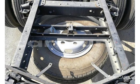 Acheter Import Voiture Mitsubishi Carisma Blanc à Import - Dubai, Région de la Bouenza Acheter Import Voiture Mitsubishi Carisma Blanc à Import - Dubai, Région de la Bouenza